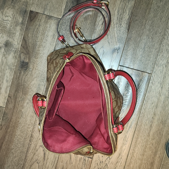 Coach - Picture 7 of 8